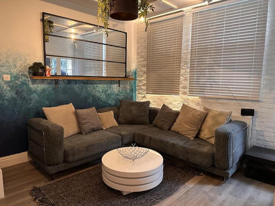 Quirky Town Centre Hideaway Villa Leamington Spa Buitenkant foto