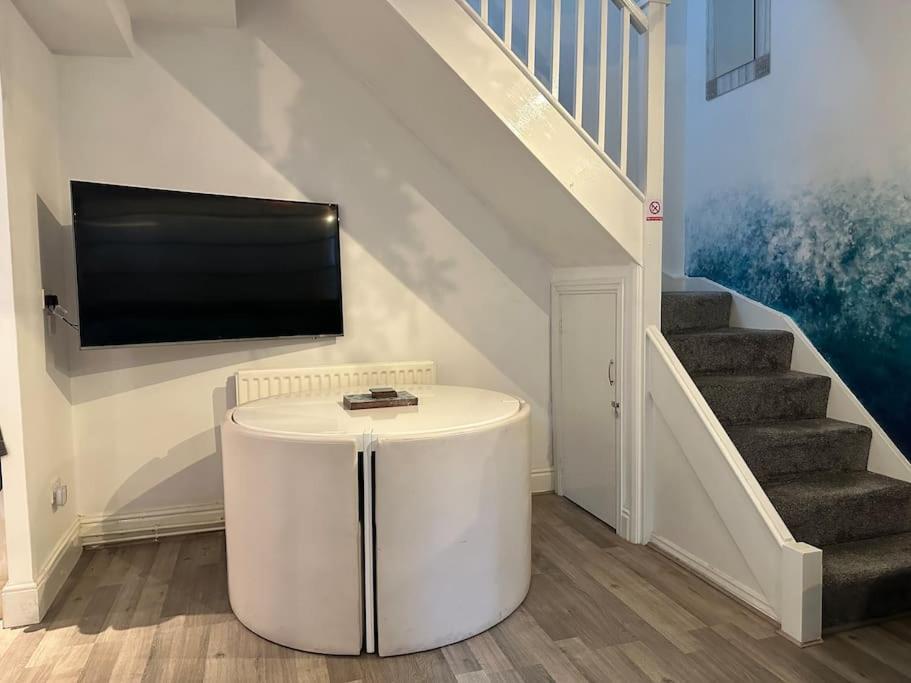 Quirky Town Centre Hideaway Villa Leamington Spa Buitenkant foto
